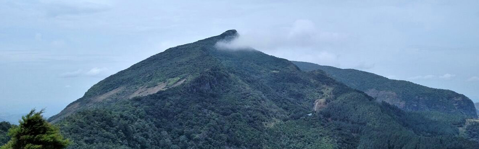 Dumbanagala Peak Hike